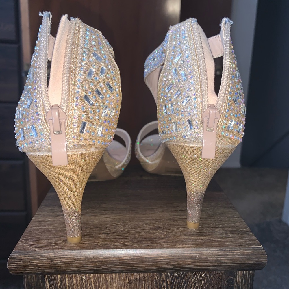 Heels - Picture 4 of 5